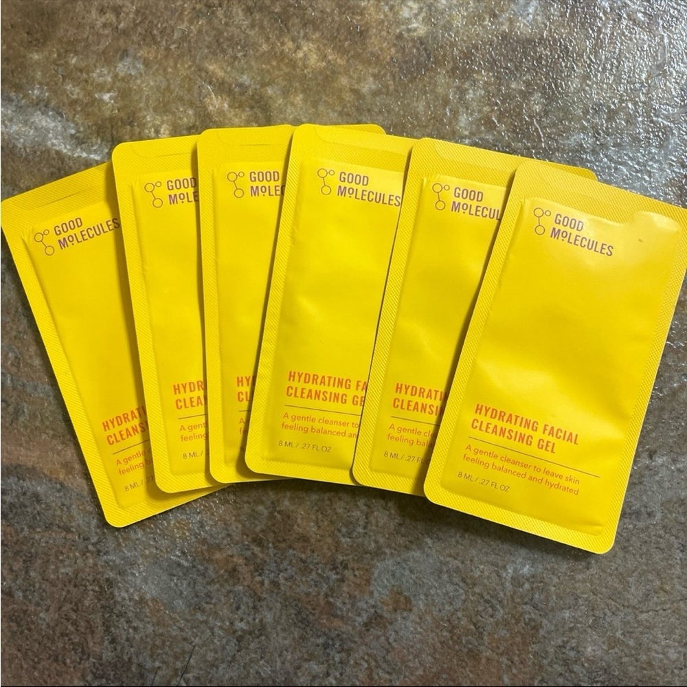 Good Molecules Hydrating Facial Cleansing Gel
